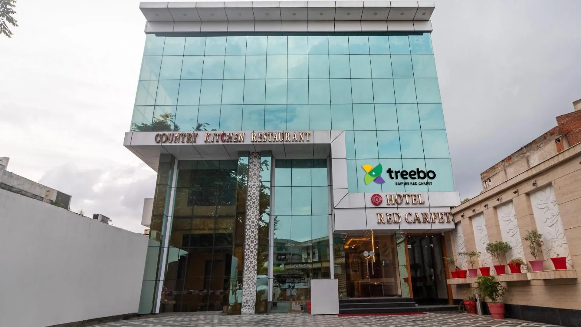 Treebo Empire Red Carpet, Near Taj Mahal Hotel Agra   Agra (Uttar Pradesh)